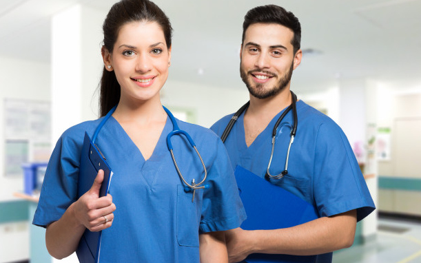 The Difference Between a Licensed Practical Nurse and a Registered Nurse